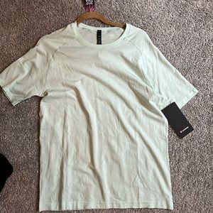 205 NWT Lululemon Metal Vent Tech SS 2.0 MEN size L DELM/DELM